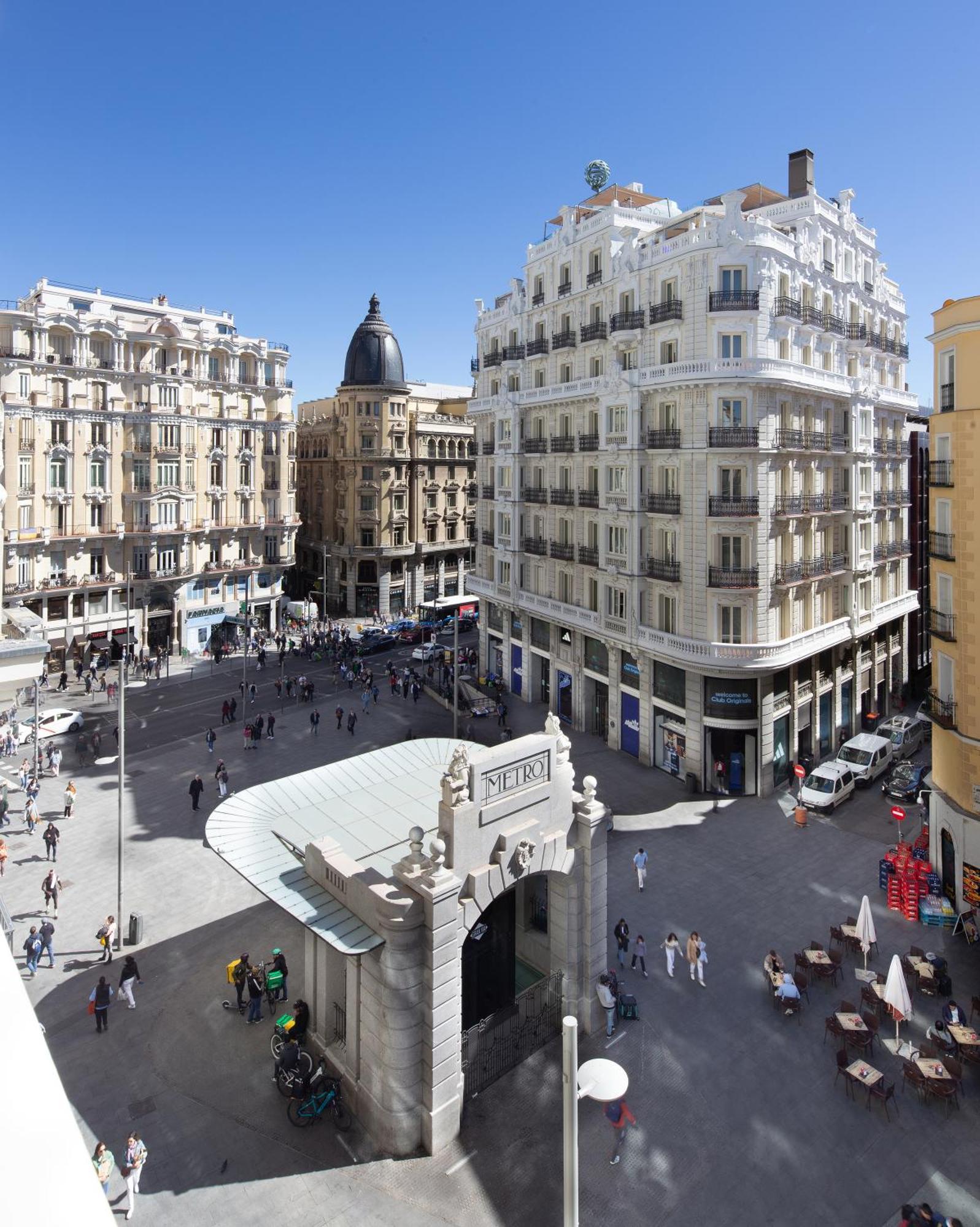 Hotel Montera Madrid, Curio Collection By Hilton Екстериор снимка
