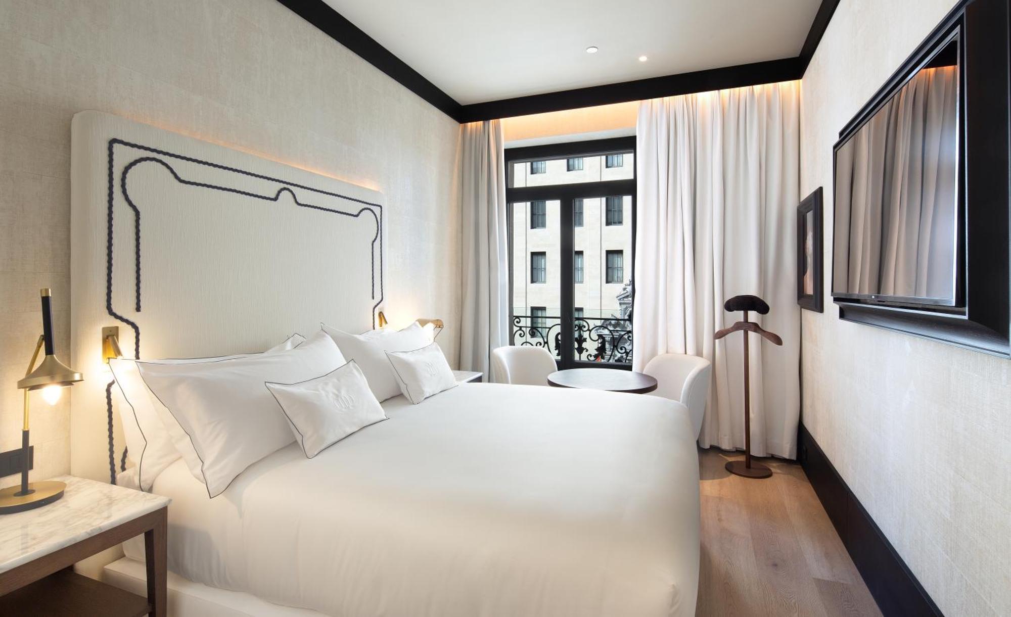 Hotel Montera Madrid, Curio Collection By Hilton Екстериор снимка