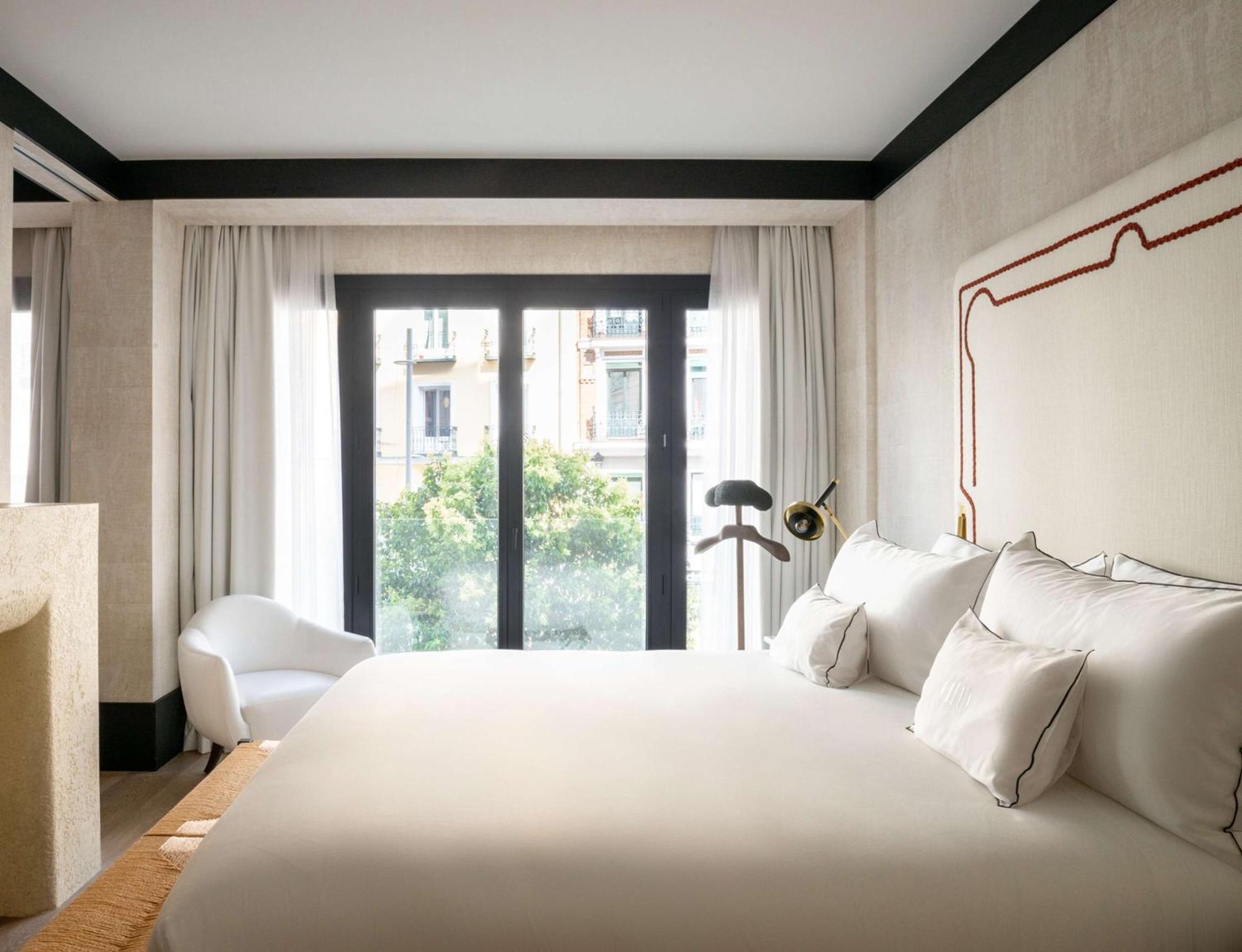Hotel Montera Madrid, Curio Collection By Hilton Екстериор снимка