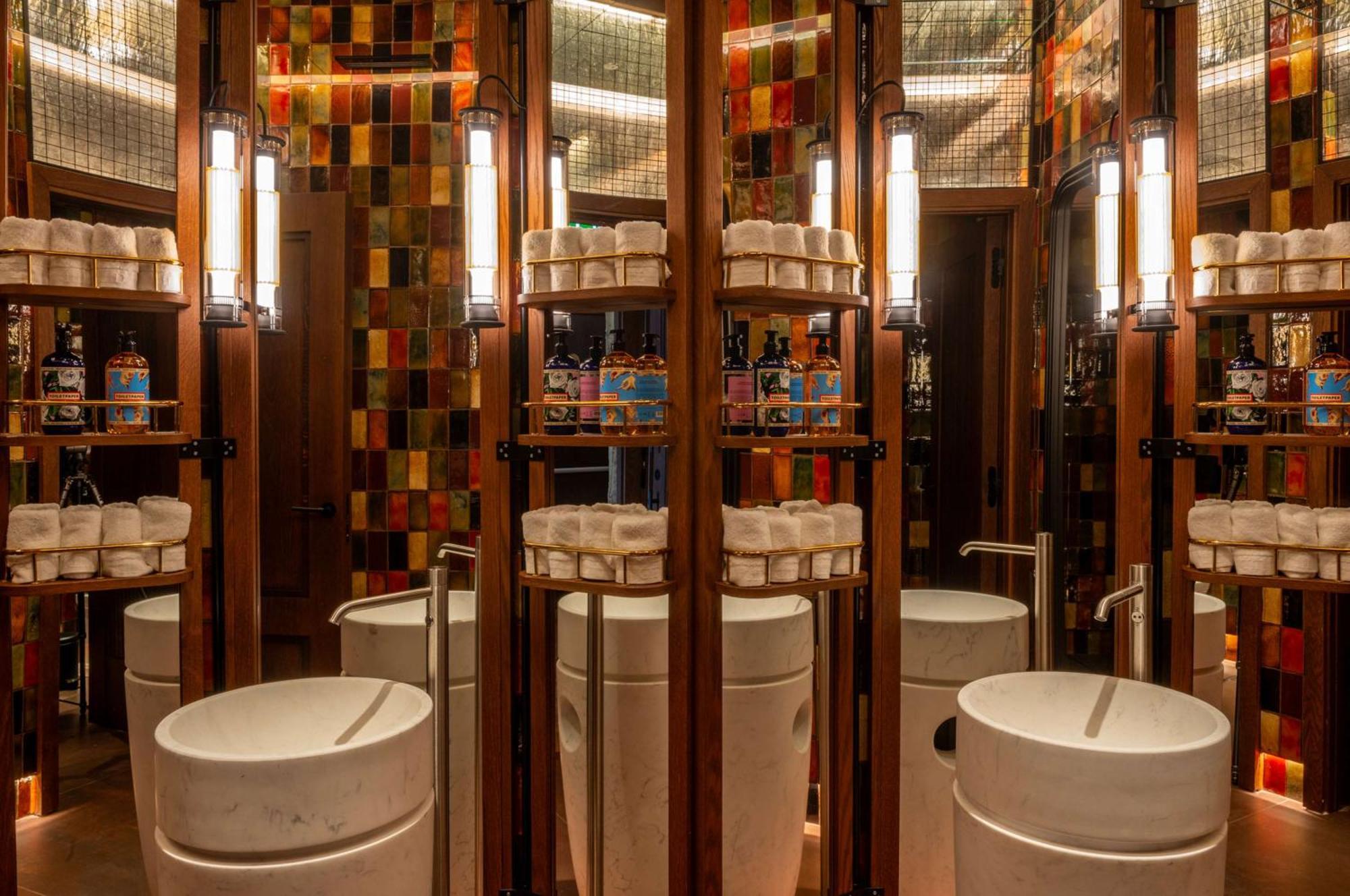 Hotel Montera Madrid, Curio Collection By Hilton Екстериор снимка