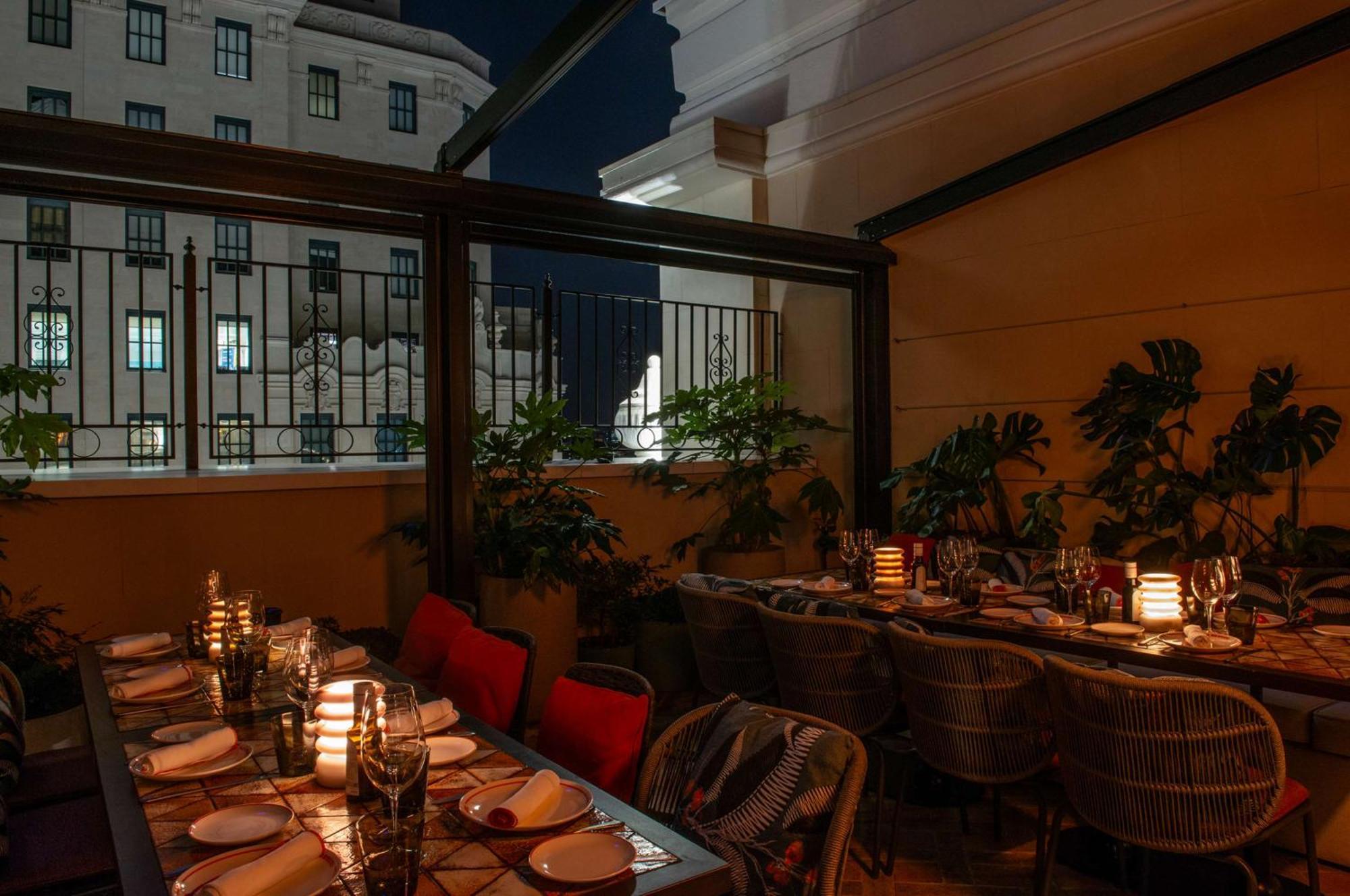 Hotel Montera Madrid, Curio Collection By Hilton Екстериор снимка