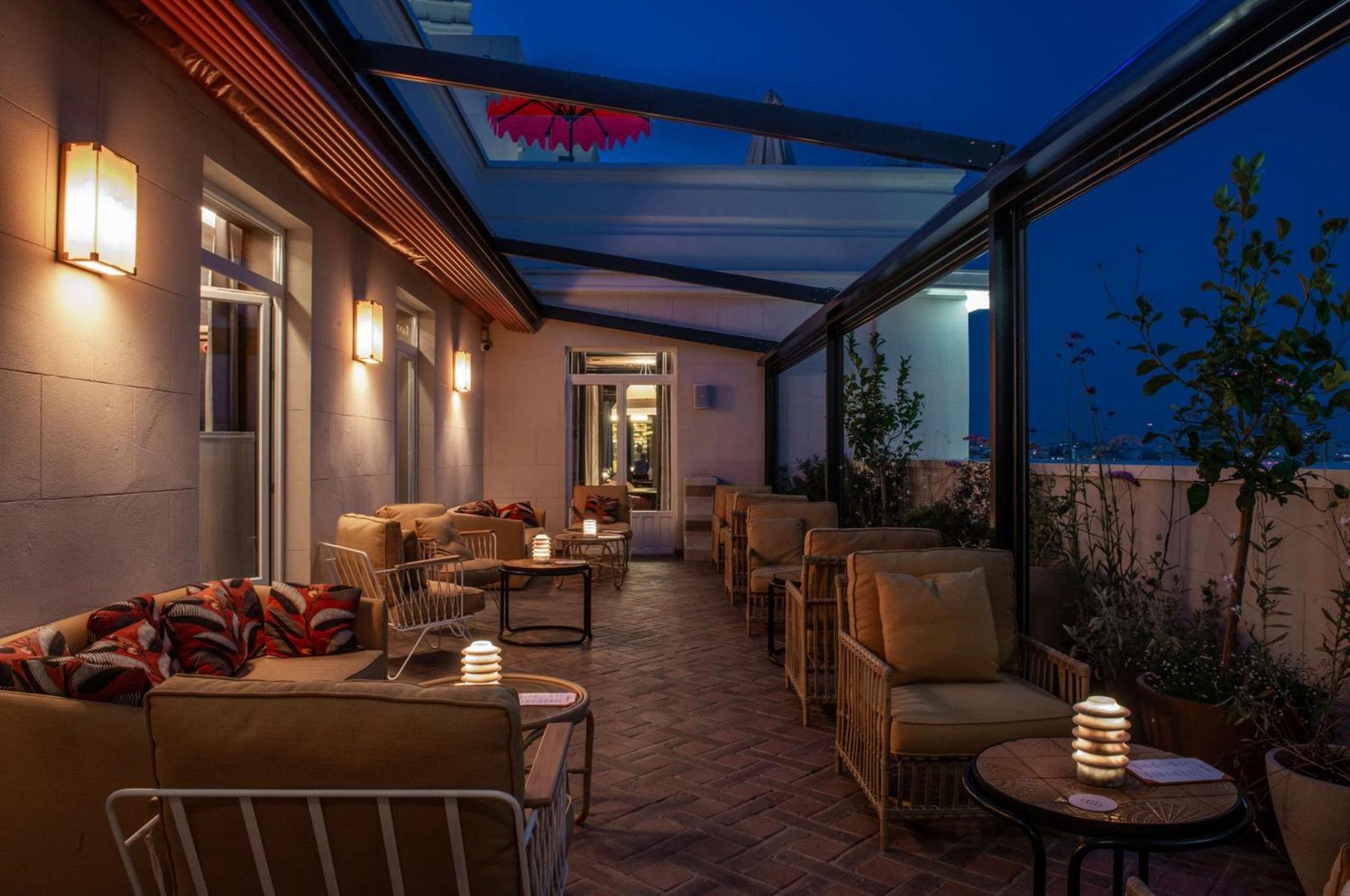 Hotel Montera Madrid, Curio Collection By Hilton Екстериор снимка