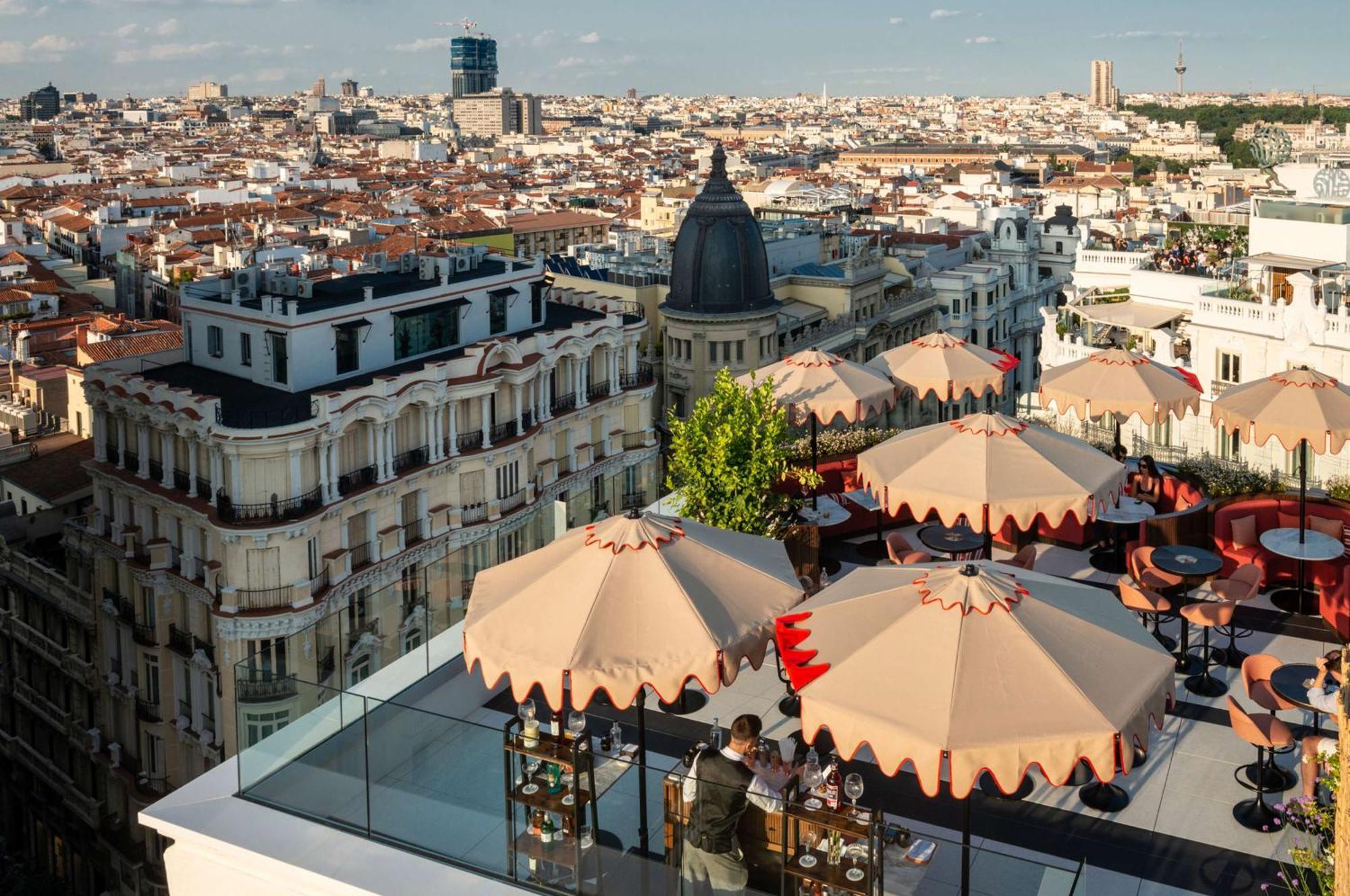 Hotel Montera Madrid, Curio Collection By Hilton Екстериор снимка
