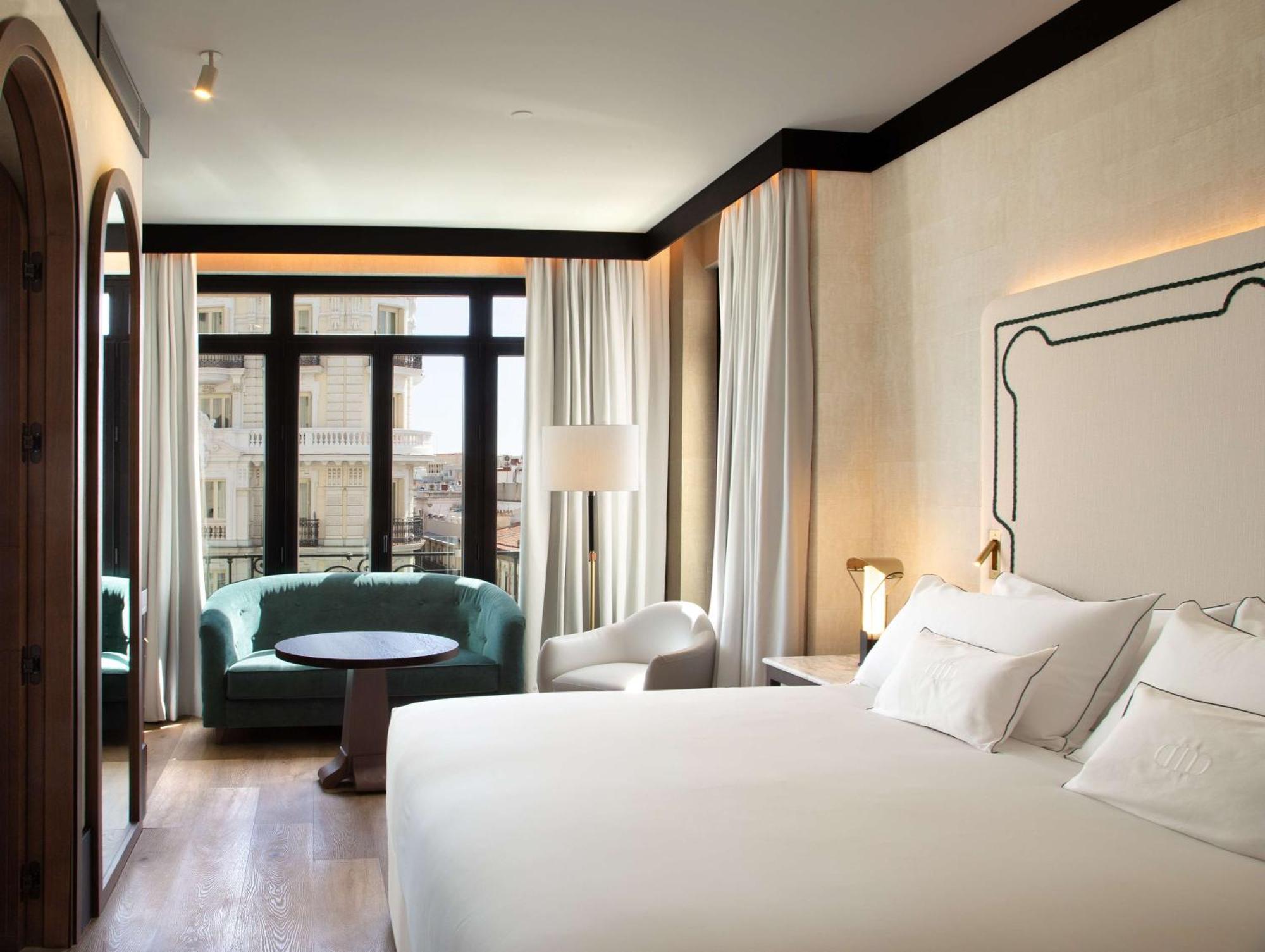 Hotel Montera Madrid, Curio Collection By Hilton Екстериор снимка